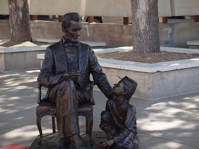 Abraham Lincoln Statue - the fact file