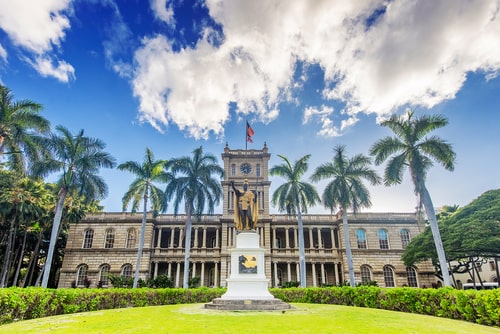 King Kamehameha Statue. Hawaii fact file