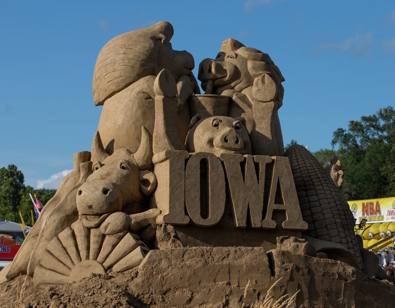 Sand sculpture of agriculture in Iowa