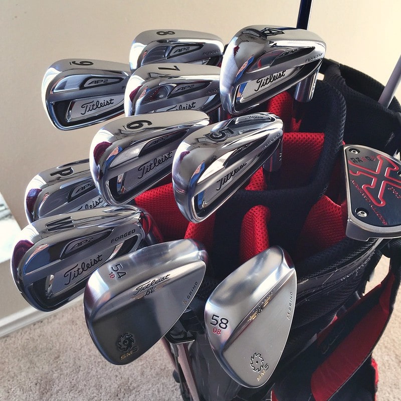 lots of golf clubs in a bag. Interesting facts about golf. 