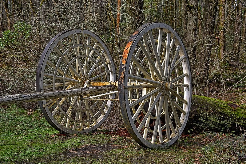 Michigan logging wheels, facts about Wheels also known as big wheels, high wheels, logging wheels, logger wheels, lumbering wheels.