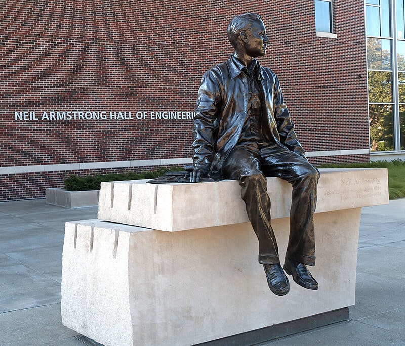 Neil Armstrong Statue, Purdue University. Neil Armstrong fact file 