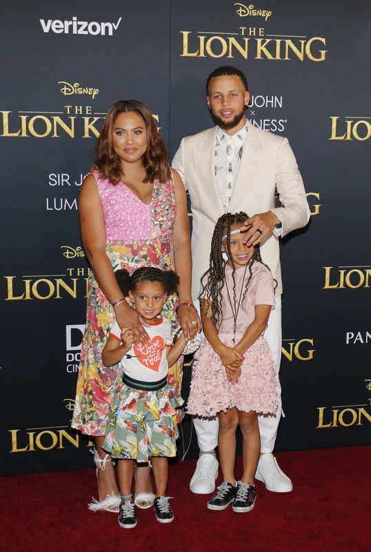 Ayesha Curry, Stephen Curry, Riley Curry and Ryan Curry 
