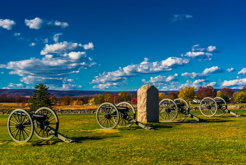 Cannons and a monument at Gettysburg, Pennsylvania