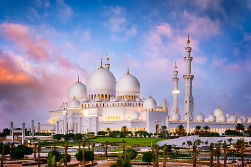 The famous Sheikh Zayed Grand Mosque at dusk 